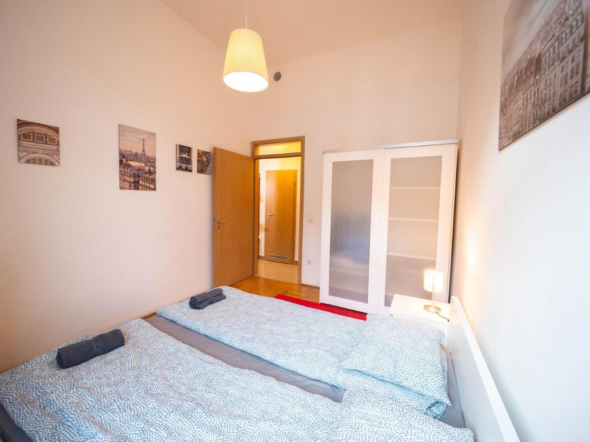 Cozy Central Apt With Garage At Gozsdu Passage Budapeste Exterior foto