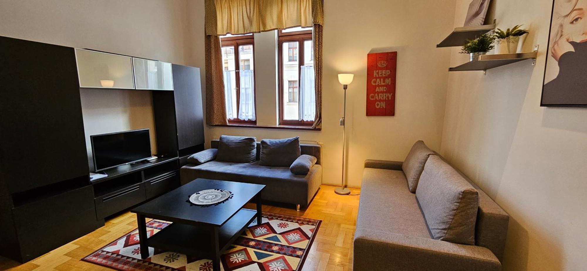 Cozy Central Apt With Garage At Gozsdu Passage Budapeste Exterior foto
